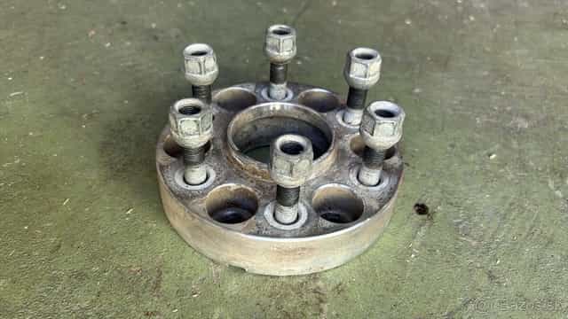 Rozširovacie podložky Nissan Navara