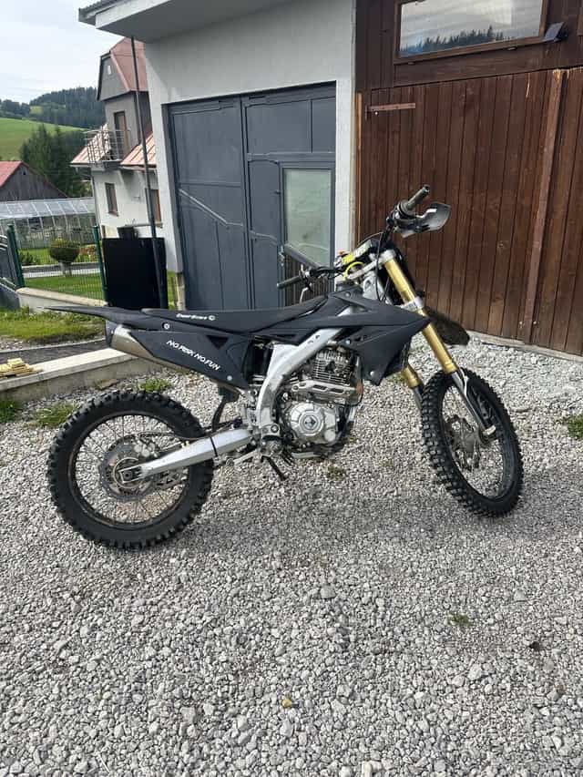 Predám motorku Barton 250