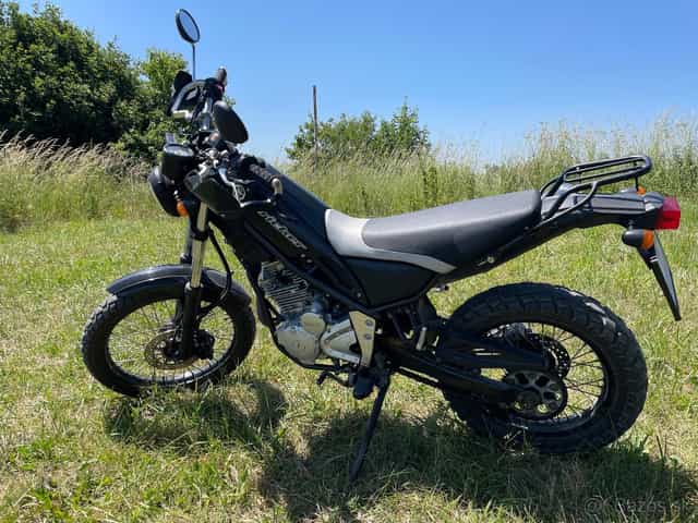 Yamaha XG 250 Tricker