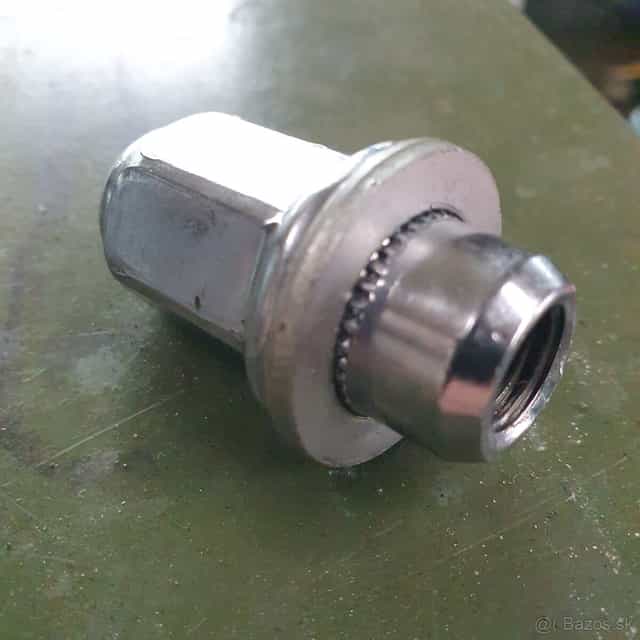 toyota hilux matice kolies