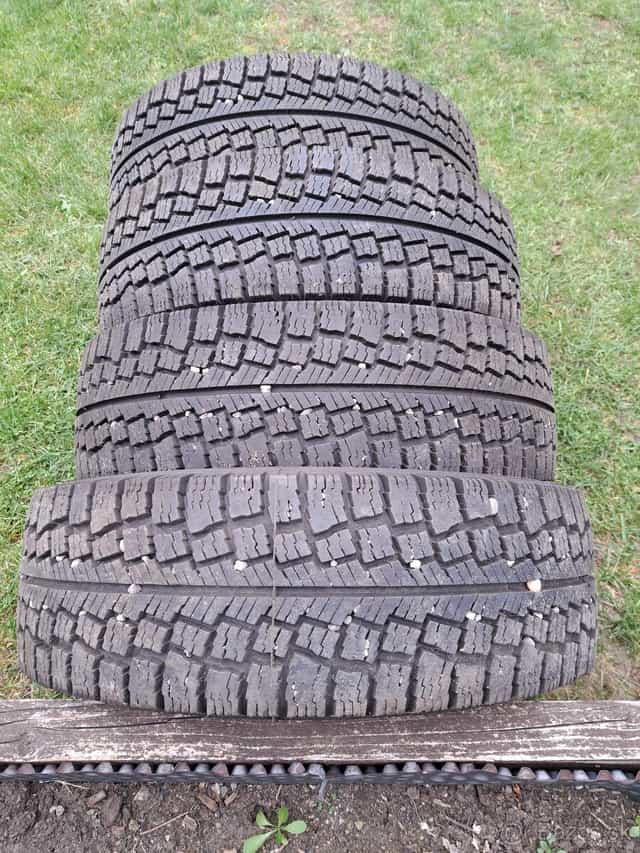 Zimne pneu 205/65 r16 - Vranik