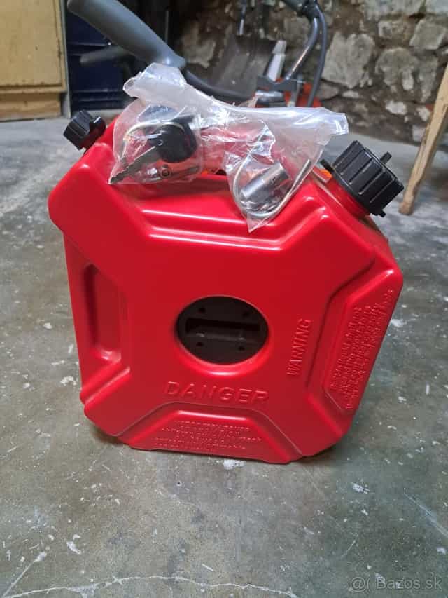 Plastový expediční kanystr