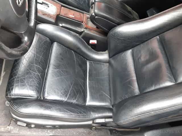 AUDI A8, S8 D2 - sedačky RECARO