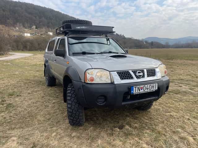 Predám Nissan Navara D22 2.5 98kw rv 2004
