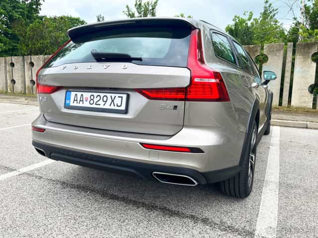 99tis.km Volvo V60 CROSS COUNTRY AWD A/T 2.0l 145KW