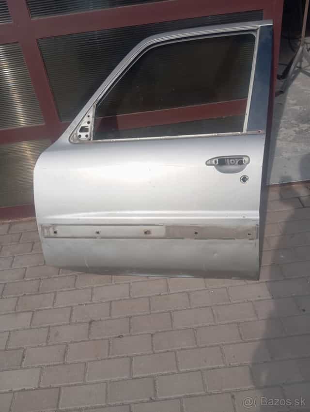 Nissan patrol predné dvere