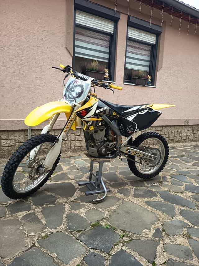 Suzuki rmz 250