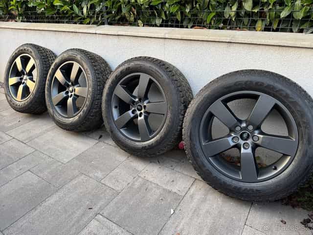 LAND ROVER DEFENDER 5 KUSOV R20 - ORIGINAL 9/2025