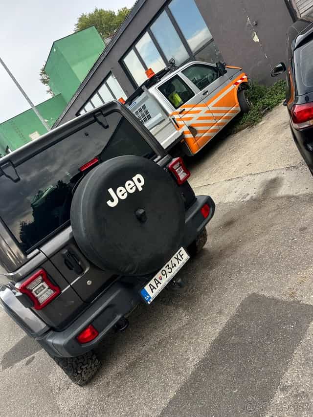 Jeep wrangler sahara