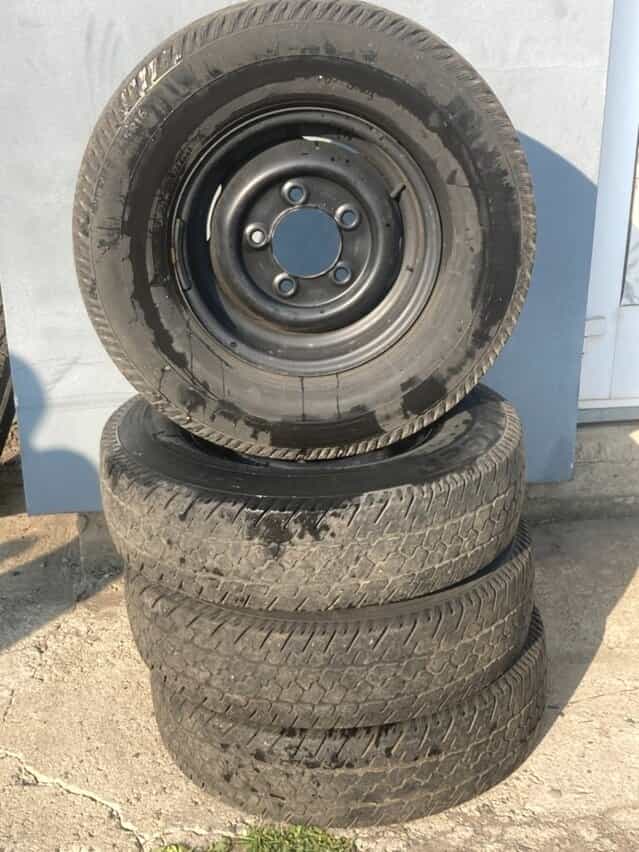 Kola LAND ROVER DEFENDER s pneu LT235/85R16