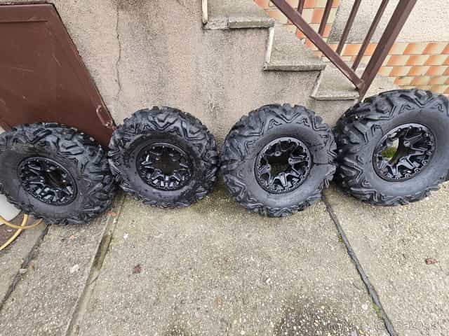 kolesá Can Am tvorkolka