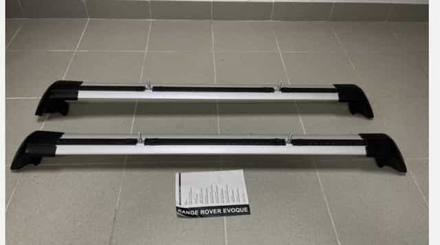 Strešné priečniky – strieborná povrchová úprava pre Evoque 1