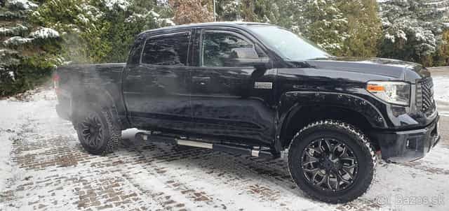 Toyota TUNDRA 5.7 Hemi 8 valec 2020 Full Platinum