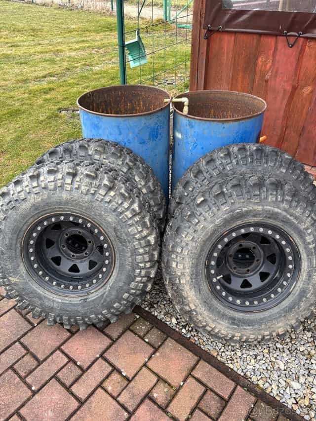 Silverstone 35x10,5 R16 na Beadlock diskoch 6x139,7