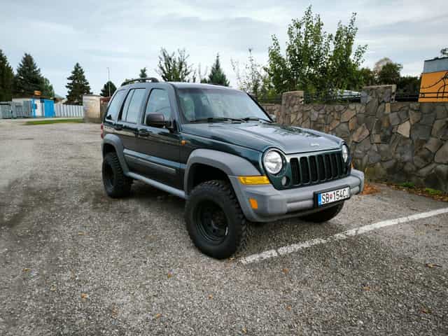 Predám Jeep Cherokee 2.4 benzin/plyn