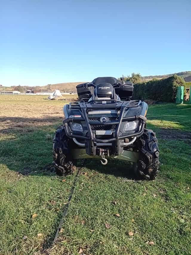 Predám štvorkolku Can-Am Outlander
