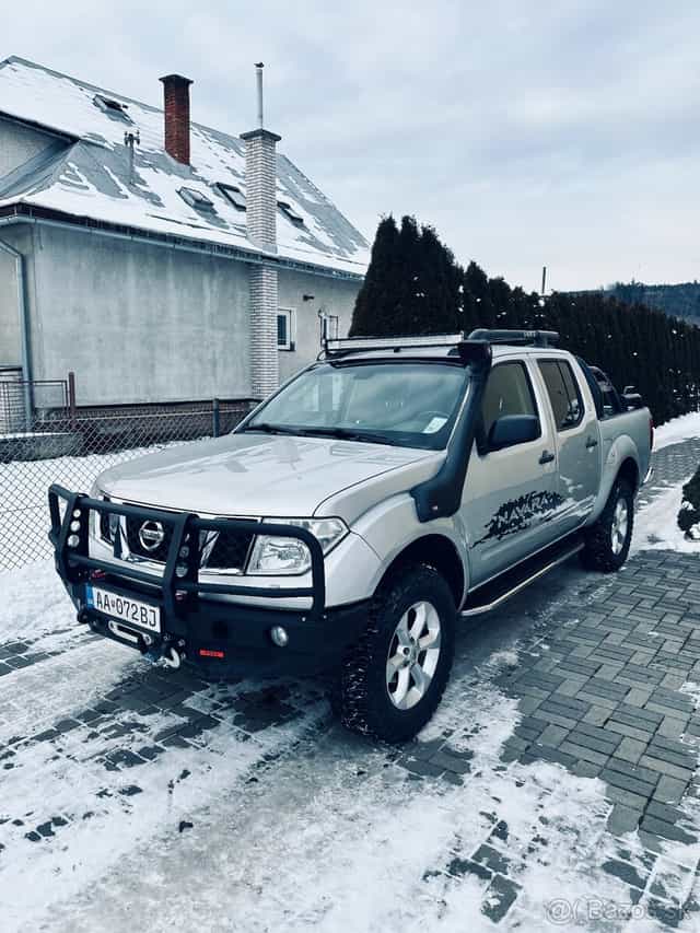 NISSAN NAVARA DOUBLE CAB 4WD – POĽOVNÍCKA / OFFROAD ŠPECIÁL