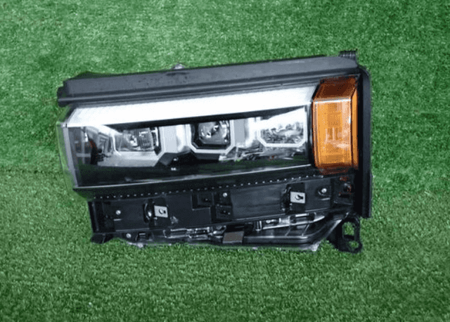 toyota land cruiser svetlo J250 2024+