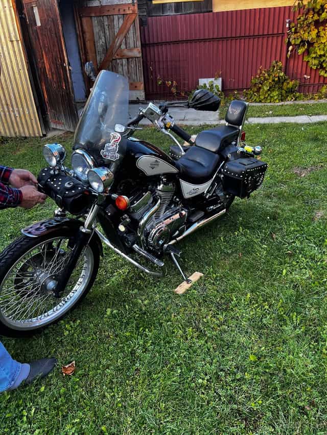 Suzuki Minesota Twin 600