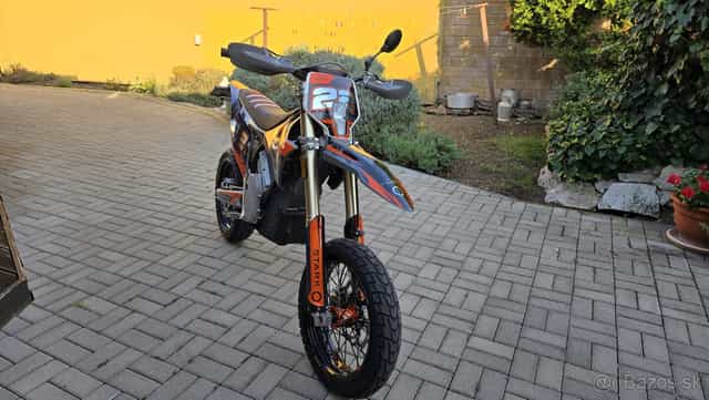 Stark VARG Supermoto 80 HP
