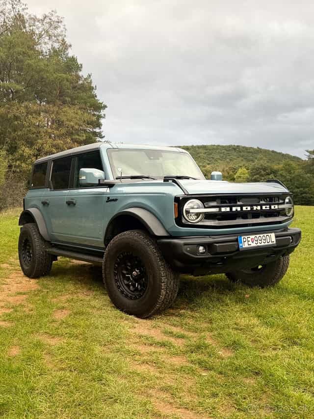 Ford Bronco 2.7 V6, 2023 – 38 000 km, top stav a výbava