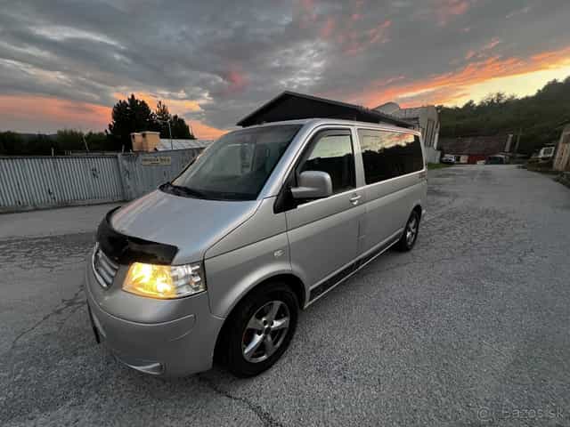 Predam vw Multivan T5 2.5tdi