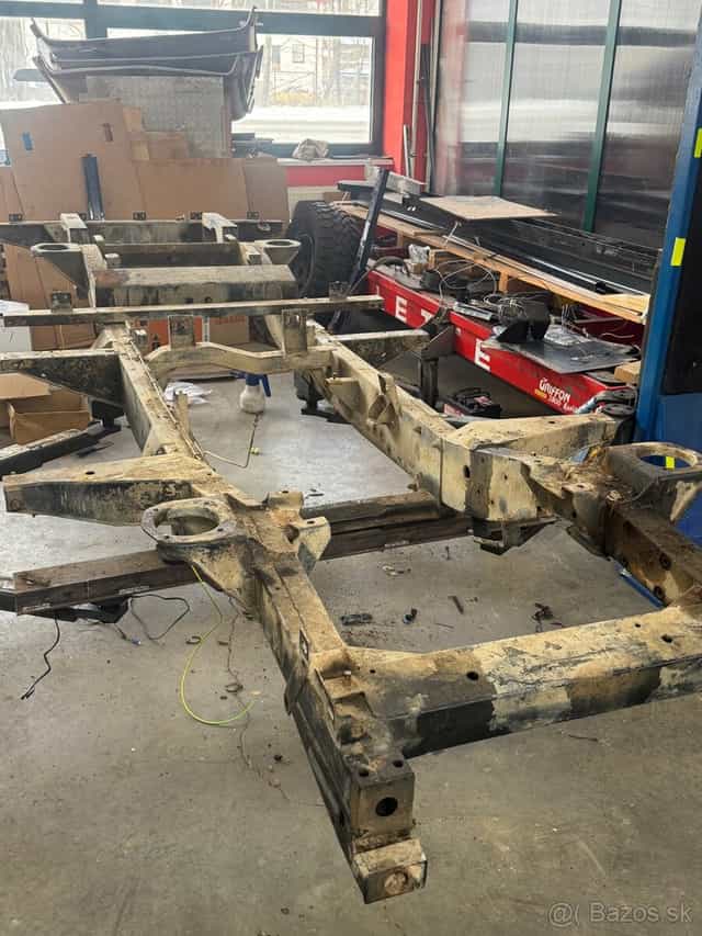 Šasy Land Rover Defender 110 Td5