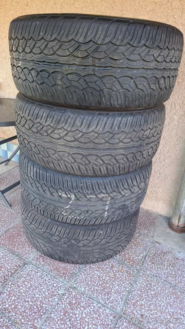 325/50 R22 116V  Yokohama