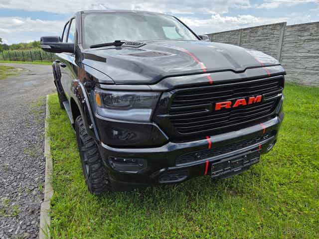 DODGE RAM 1500 5.7 HEMI 401PS 4X4 LARAMIE OFF-ROAD