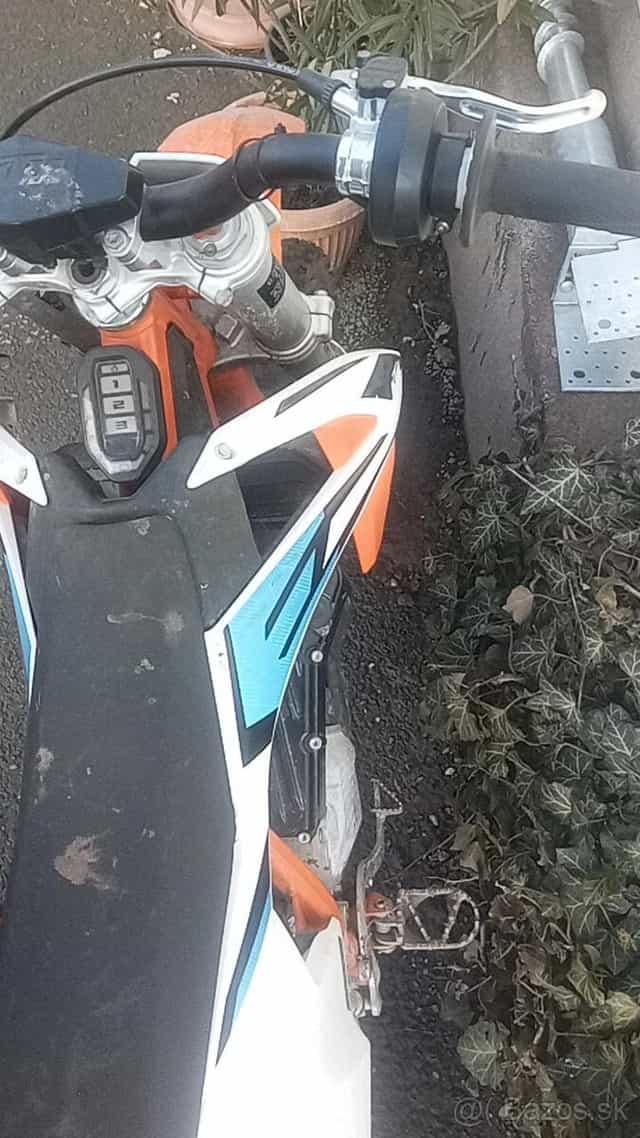 KTM SX-E5