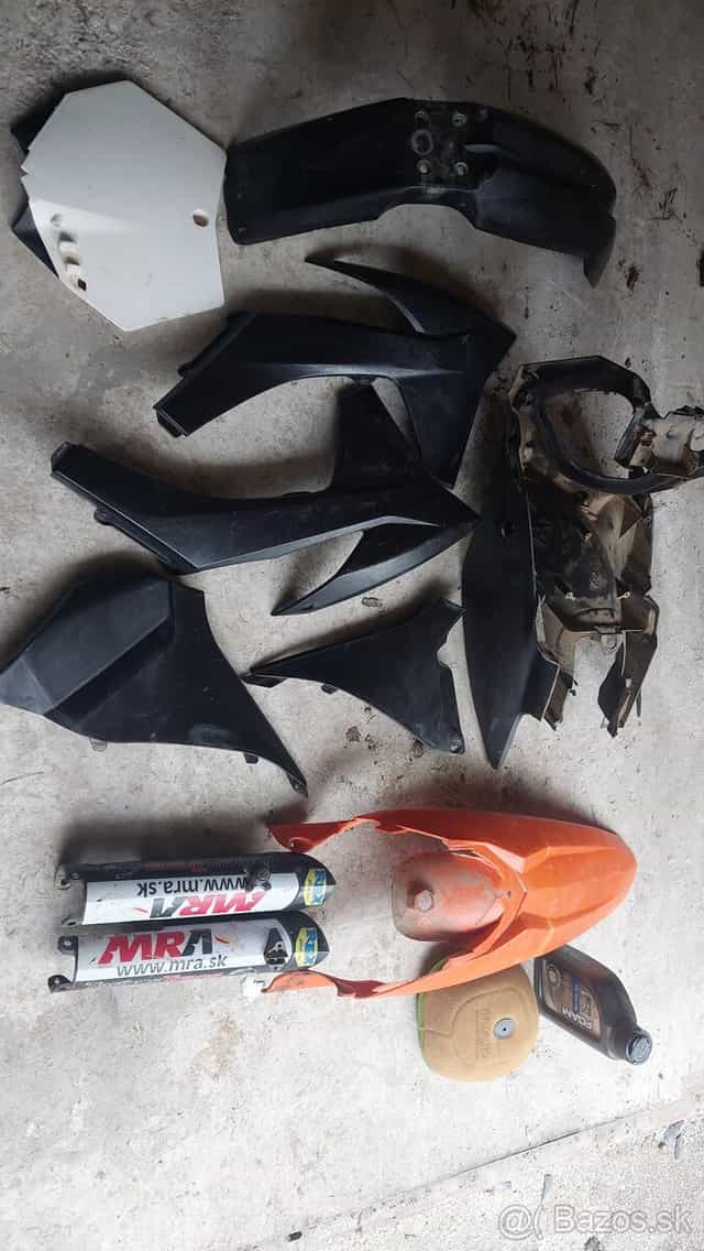 Predám ostatok vecí na Moto