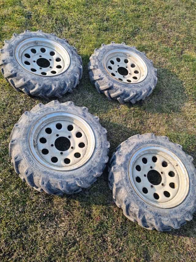 Predam na suzuki samurai disky R15 plus sipove pneumatiky