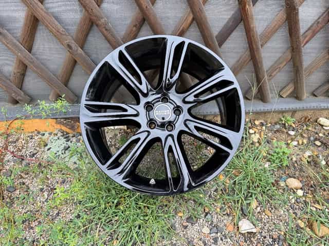 Predám originálne disky Range Rover Velar 20”