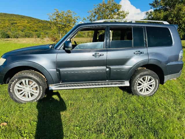 pajero 3.2 di-d 7 miestne 4x4