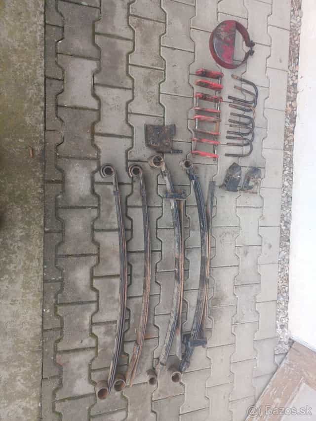 Predám  na suzuki samurai náhradné diely