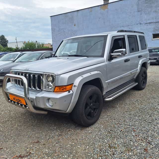 Jeep Commander 3.0 CRD V6 Overland A/T 4x4 - aj na splátky