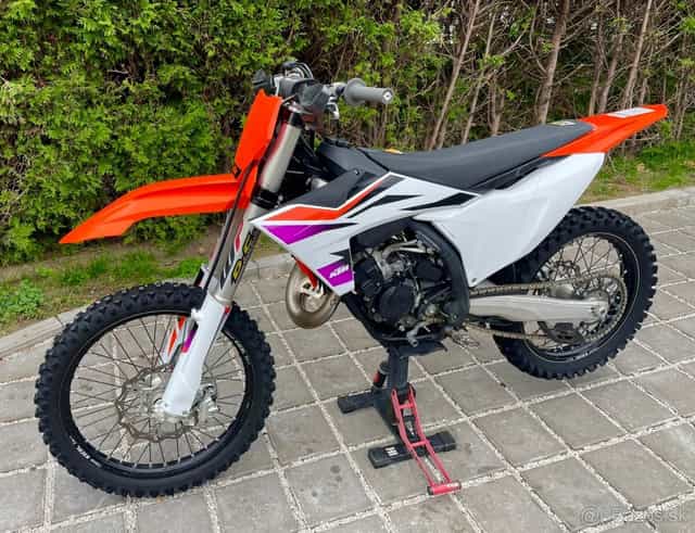 KTM SX 125 rok 2024 najeto 61mth, pérování D.C. Suspension