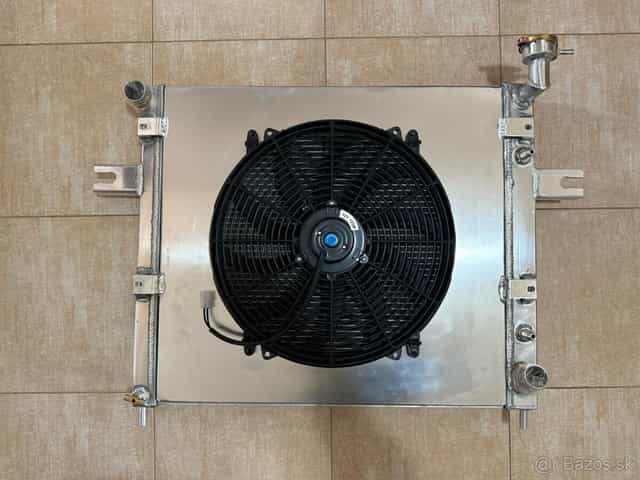 Celohliníkovy sportovní chladič Jeep Grand Cherokee WJ 4.7