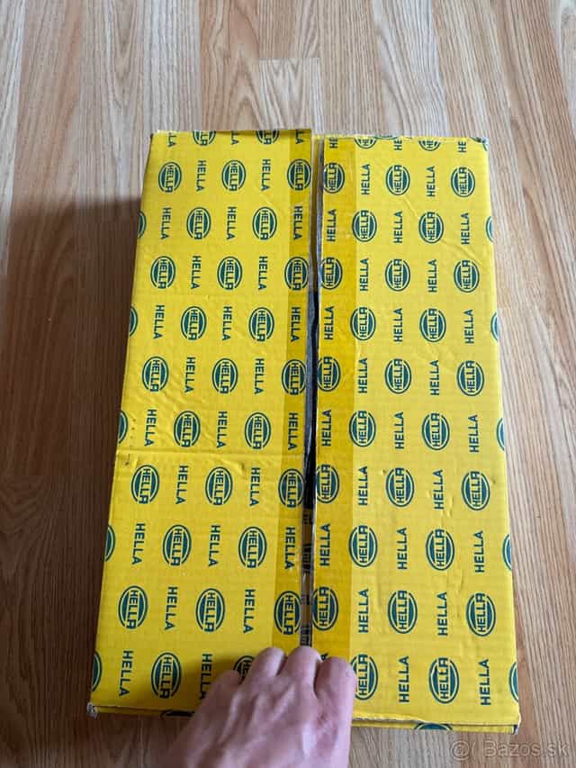 Hella odstrekovače svetlometov