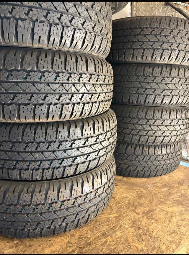 Bridgestone Dueler AT 265 65 R17