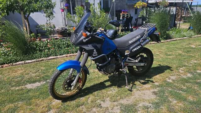 Suzuki DR 650 RSE