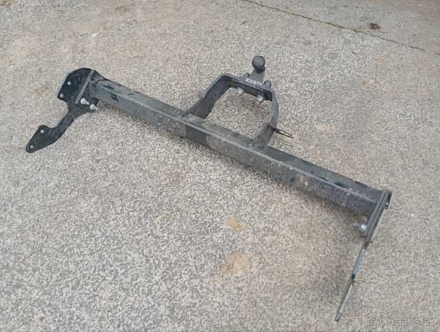 Toyota hilux ťažné zariadenia