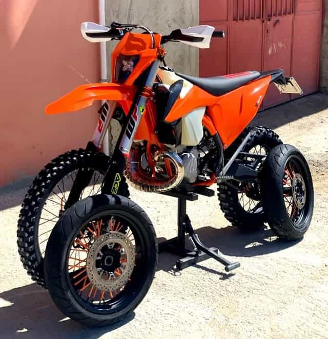 Kúpim supermoto kolesa