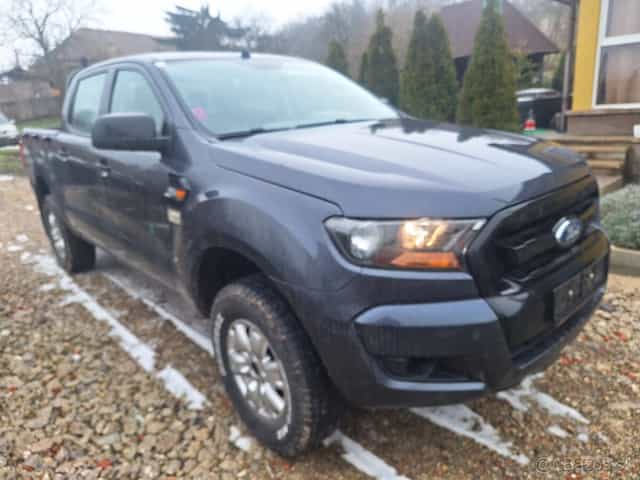FORD RANGER 2,2 DIESEL 4X4 ROK 2018 KLÍMA ŤAŽNÉ