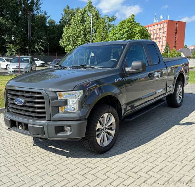 Ford F150 5.0 V8–4x4–2017–TAŽNÉ 3.5t—KRÁSNÁ BARVA
