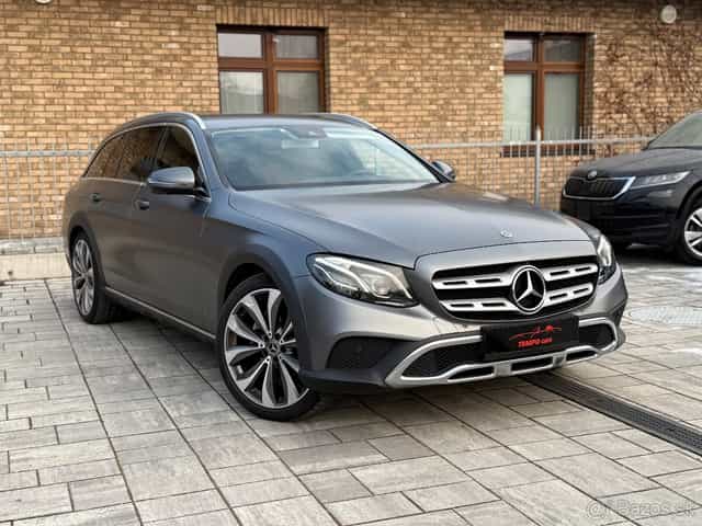 E220 All-Terrain 4Matic Magbetic Mat Grey Mat ODPOČET DPH
