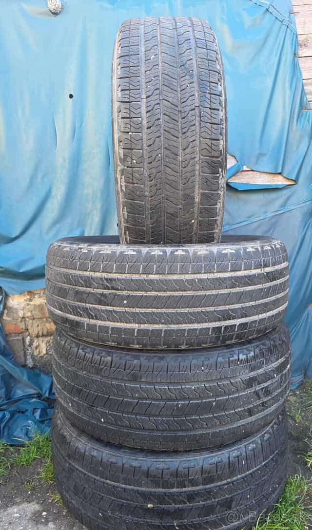 Ponúkame 4 celoročne pneumatiky Goodyear Wrangler 275/45 R21