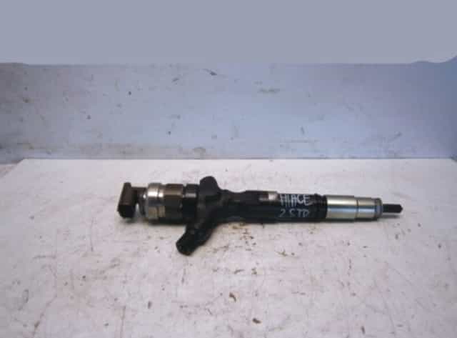 Tryska Toyota Hilux VII Hiace 2.5 D-4D 2367030310 2367030250