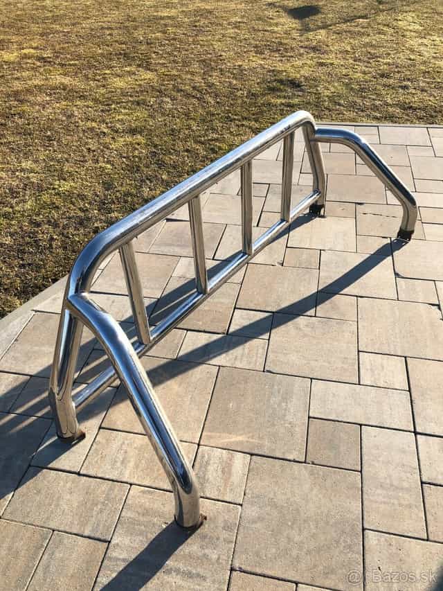 Ochranný rám na korbu hilux