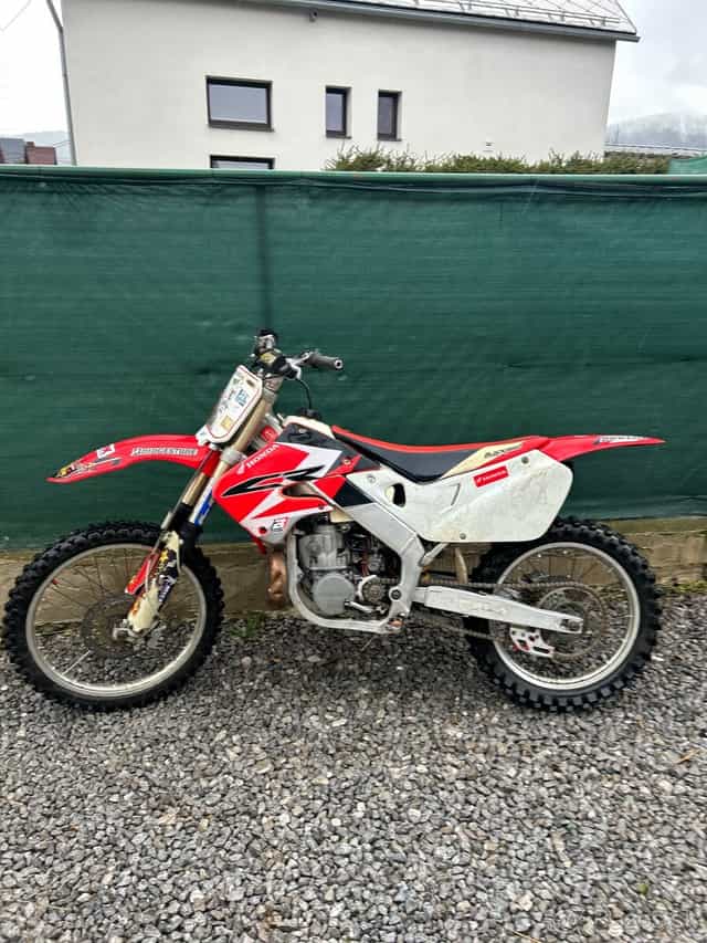 Predám Honda cr 250